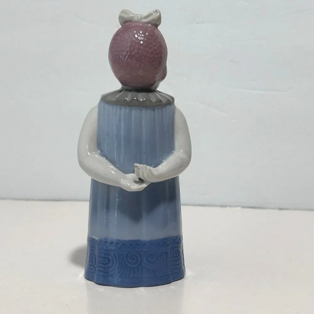 Gerold Porzellan‎ Figurine Little Girl In Nightgown Bavaria West Germany No Box